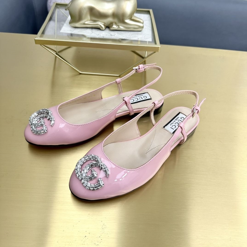G*u*i flat shoes